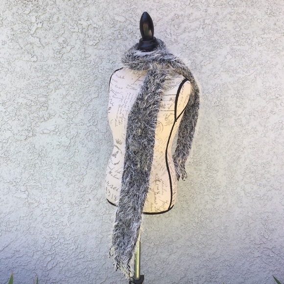 Black and White faux Fur Fuzzy Fringe Scarf 🧣Fashion Accessories Winter Vacation - Picture 1 of 3